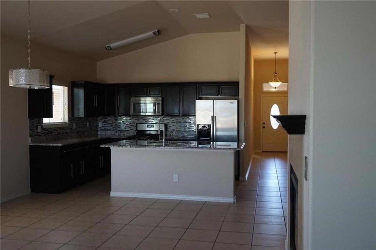 5828 Megan St - Photo 3 of 17
