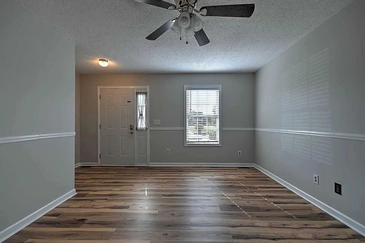 243 Hunter Hills Cir - Photo 4 of 20