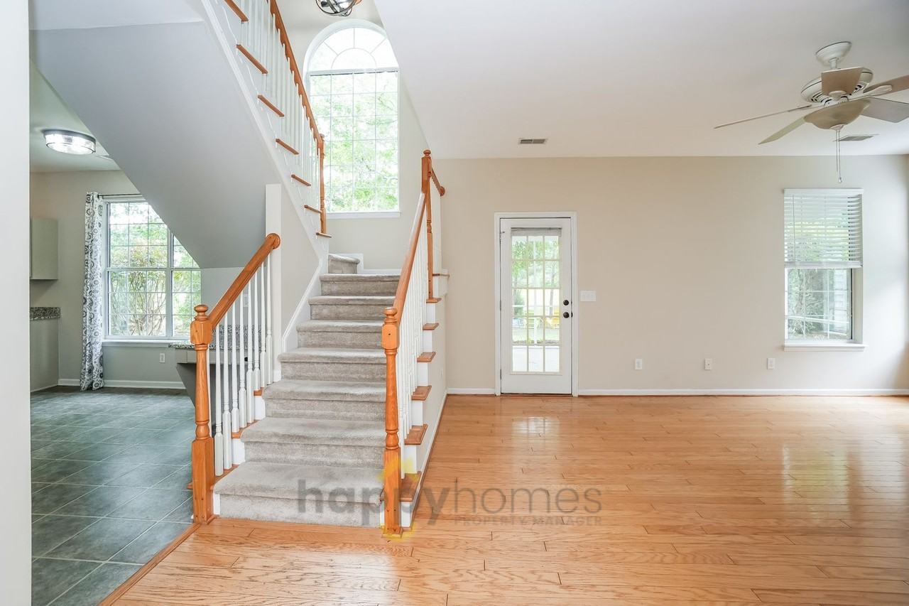 1481 Endicot Way - Photo 5 of 29