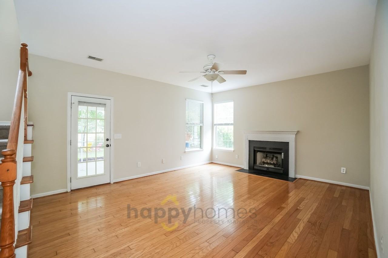 1481 Endicot Way - Photo 7 of 29