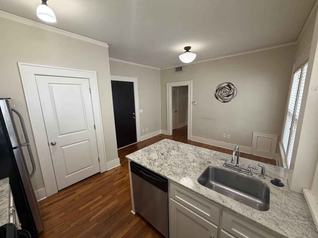 523 Orange St - Photo 2 of 6