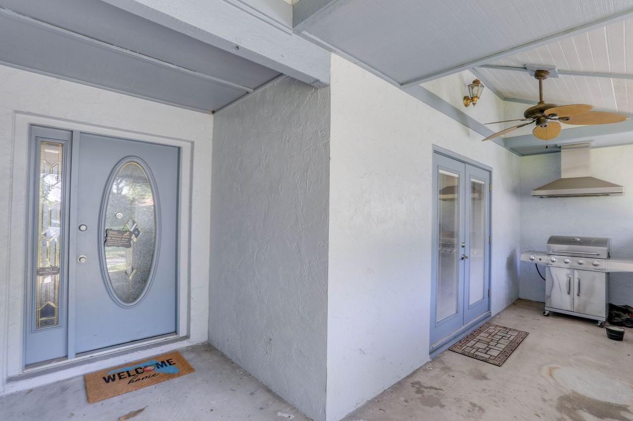 4702 S Saint Brides Cir - Photo 4 of 26