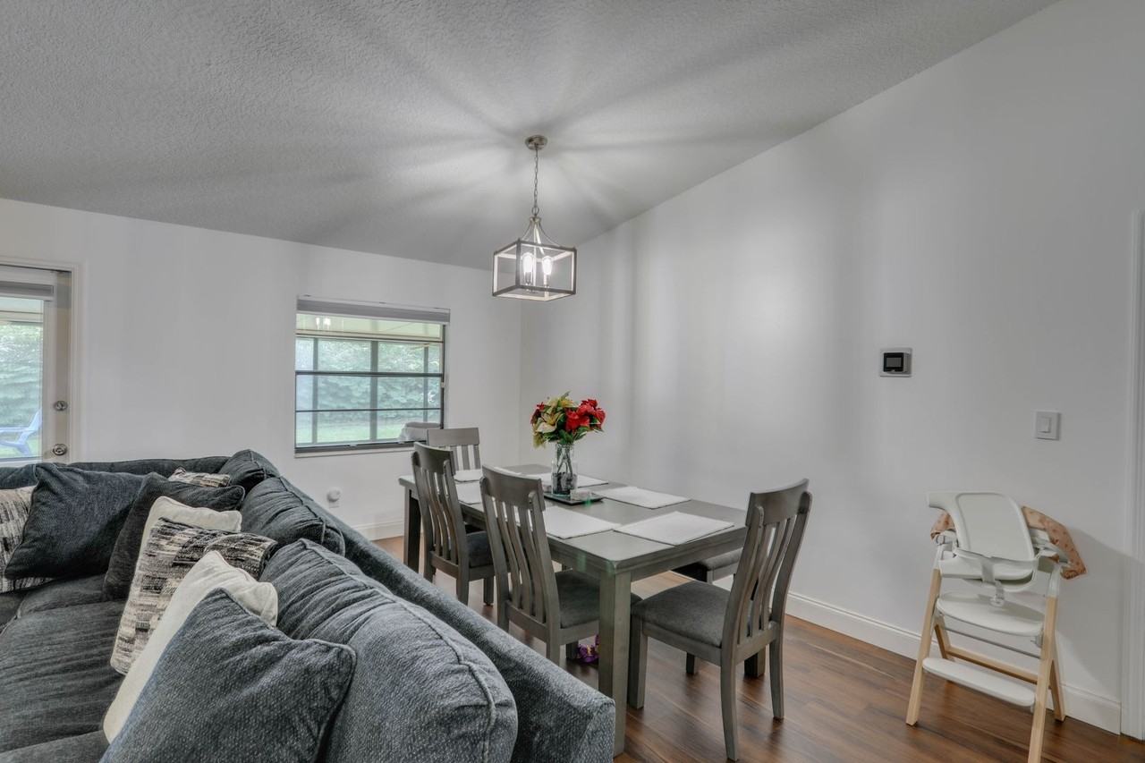 4702 S Saint Brides Cir - Photo 6 of 26