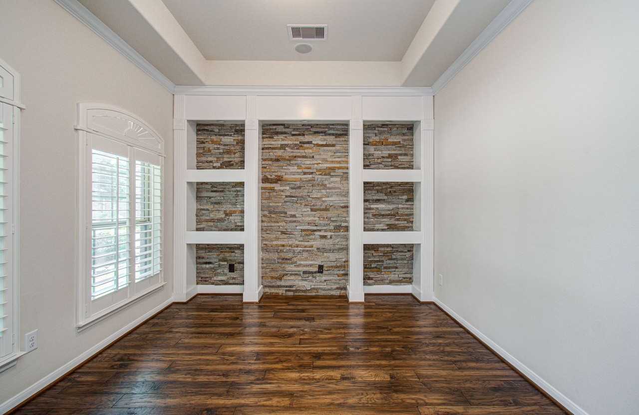 28666 Pleasant Forest Dr - Photo 4 of 50