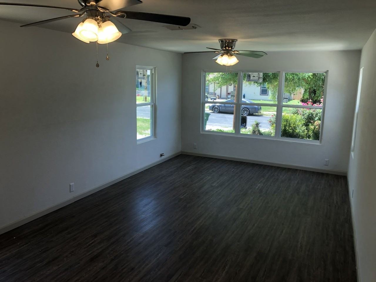 154 Ferris Ave - Photo 5 of 20