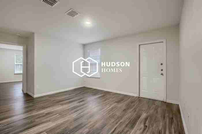 804 Earle Ave #A - Photo 4 of 16
