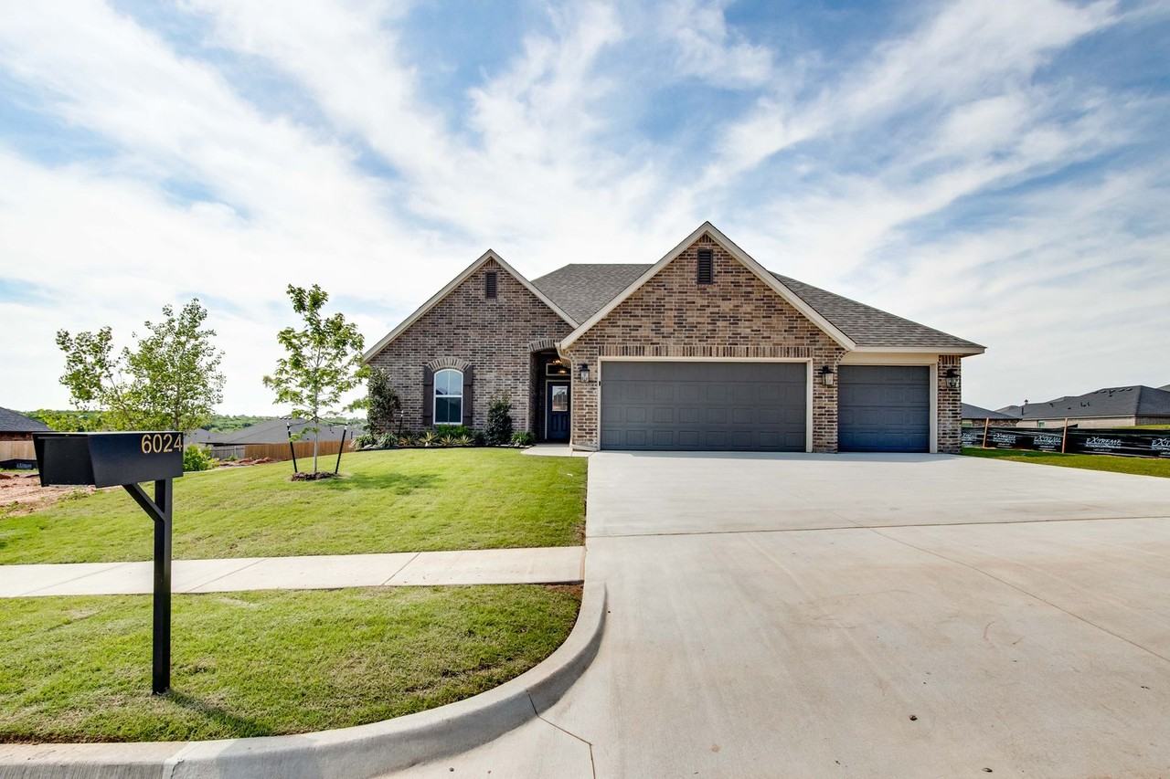 6024 Frankie Lynn Ln - Photo 3 of 50