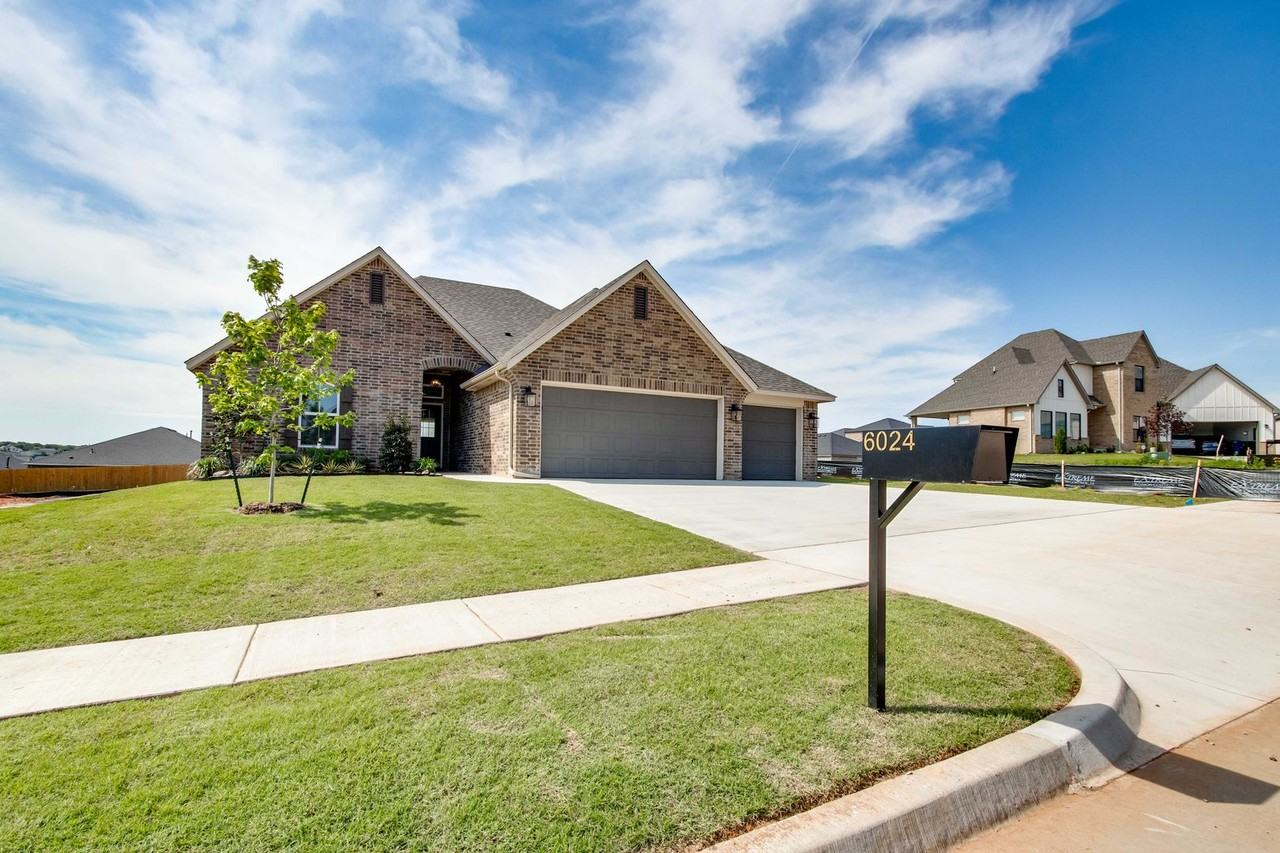 6024 Frankie Lynn Ln - Photo 4 of 50