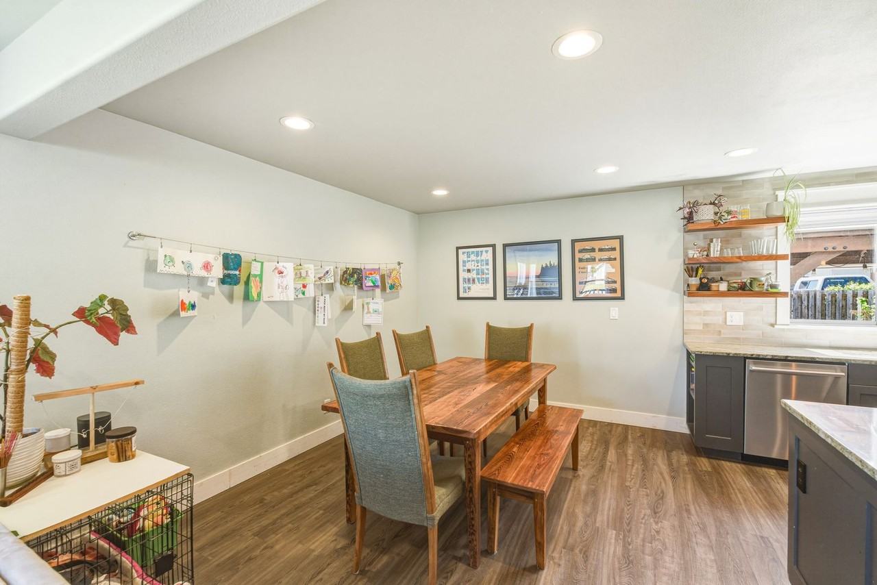 317 Meadow Dr - Photo 4 of 30