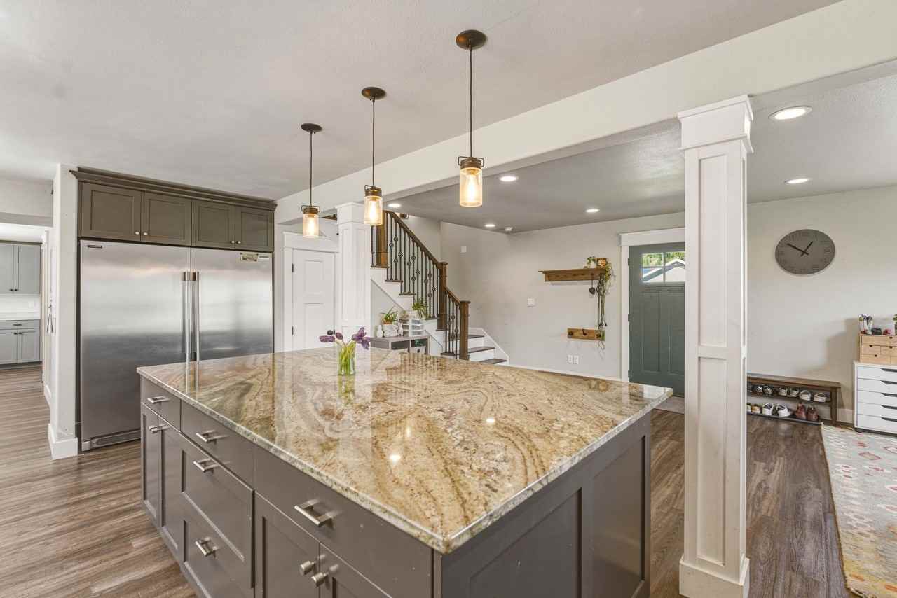 317 Meadow Dr - Photo 7 of 30