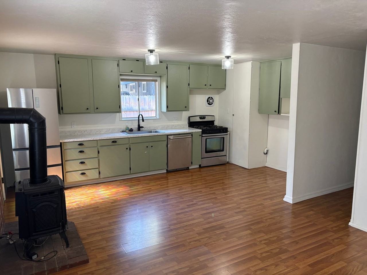 917 Patricia Ln #B - Photo 6 of 12