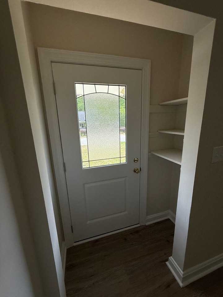 319 E Church St - Photo 3 of 13