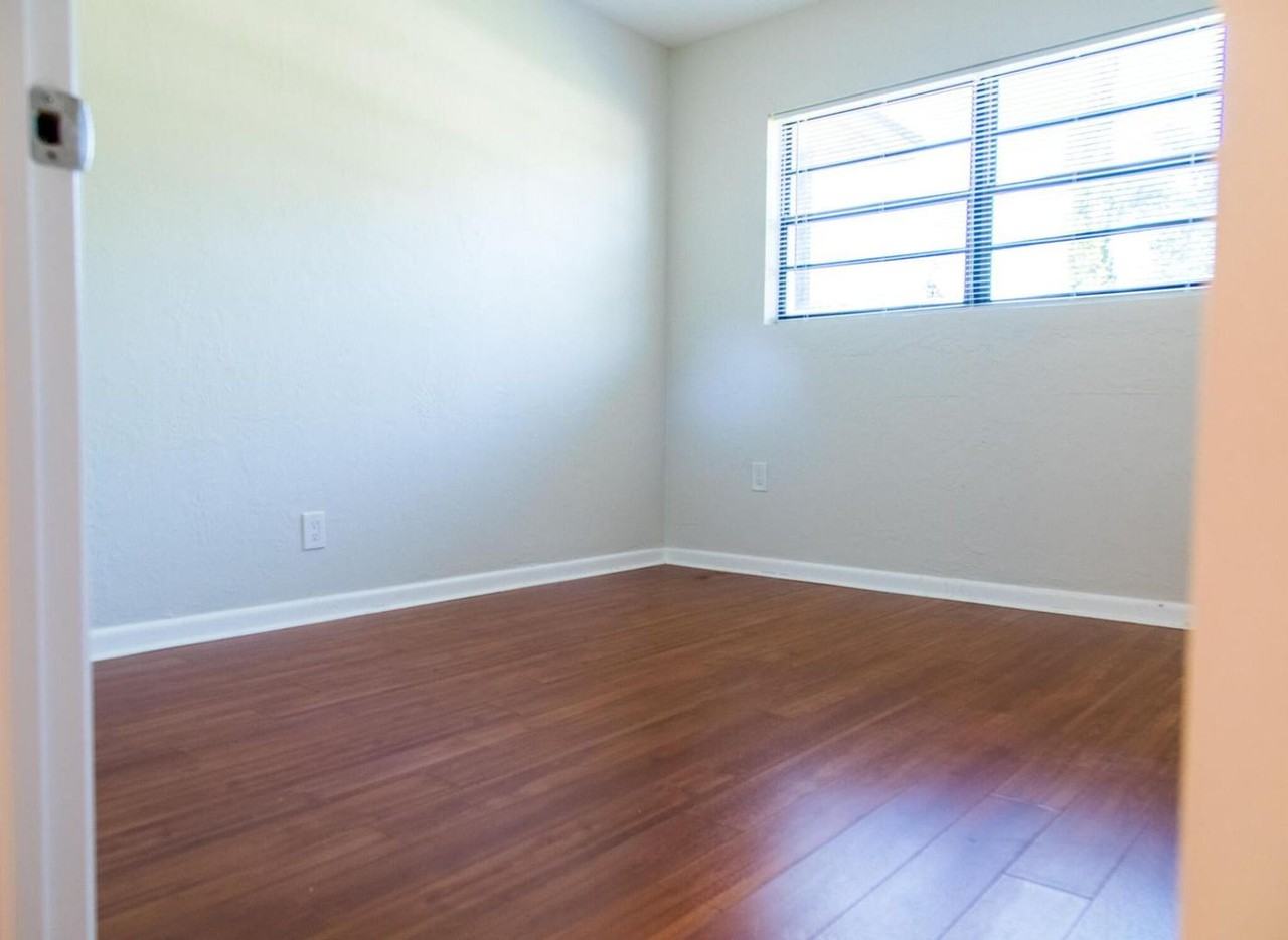 130 Sw 14th Ave #130 - Photo 5 of 8