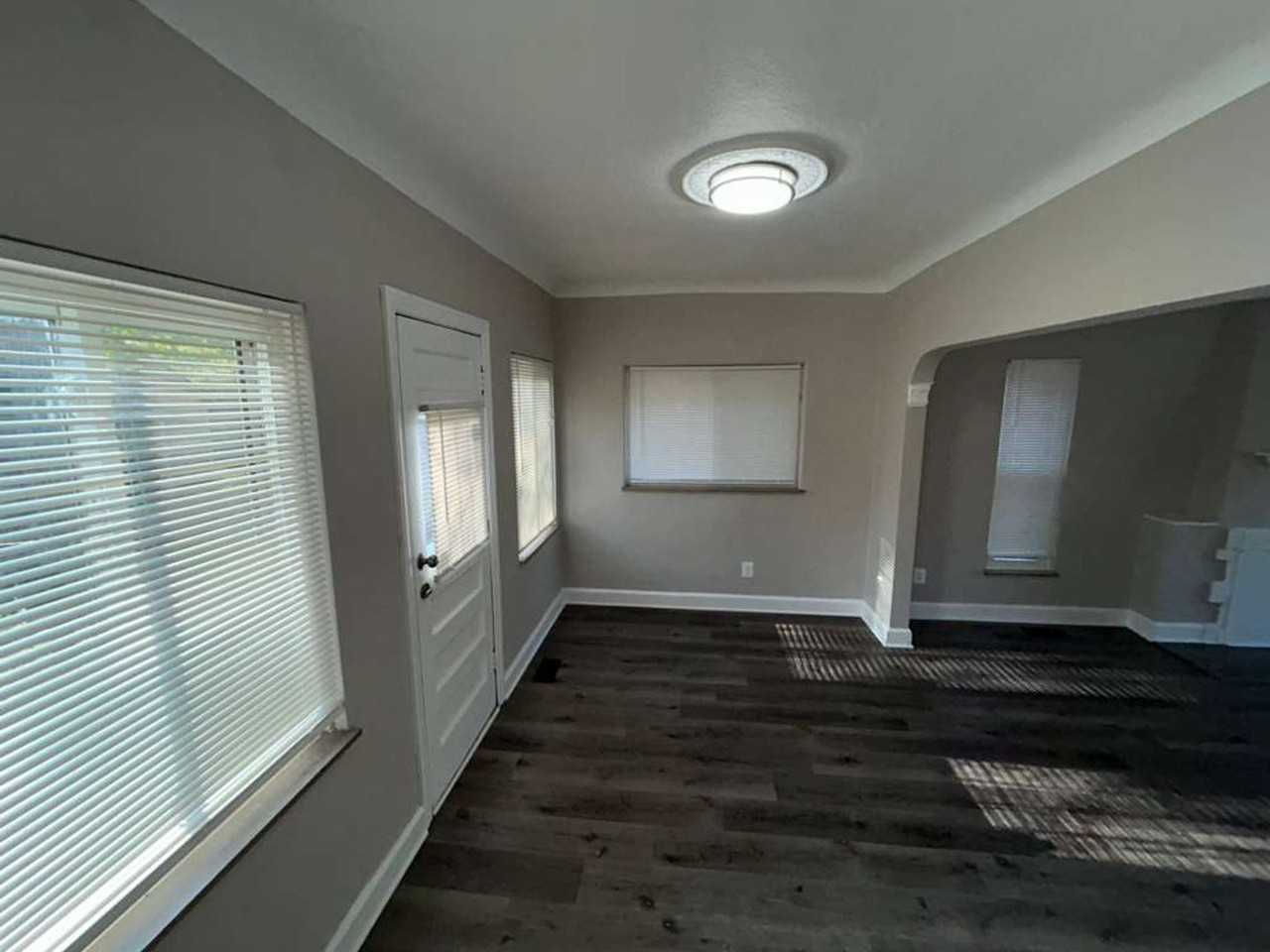 16546 Wisconsin St - Photo 4 of 24