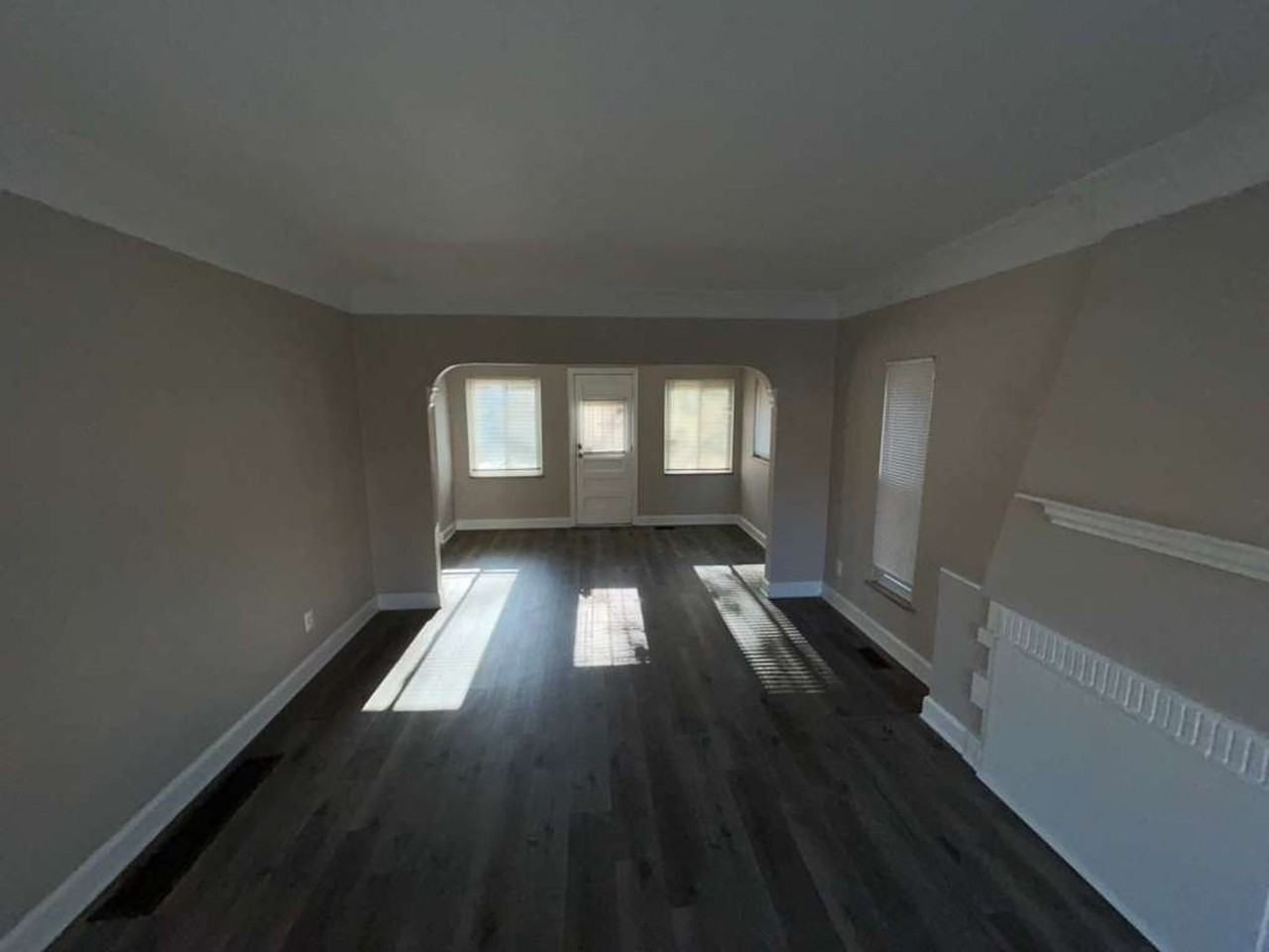 16546 Wisconsin St - Photo 5 of 24