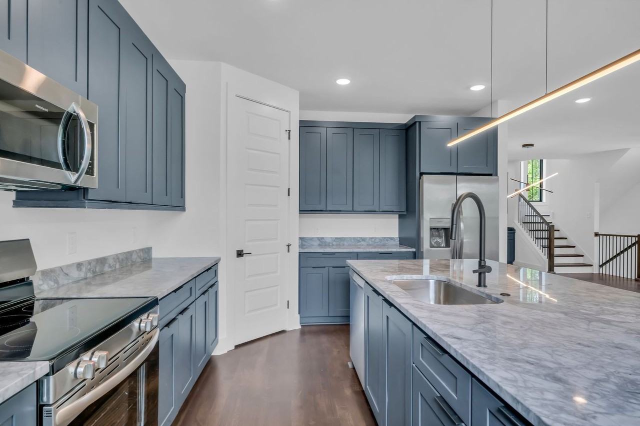 1114 Leland Ave - Photo 4 of 38