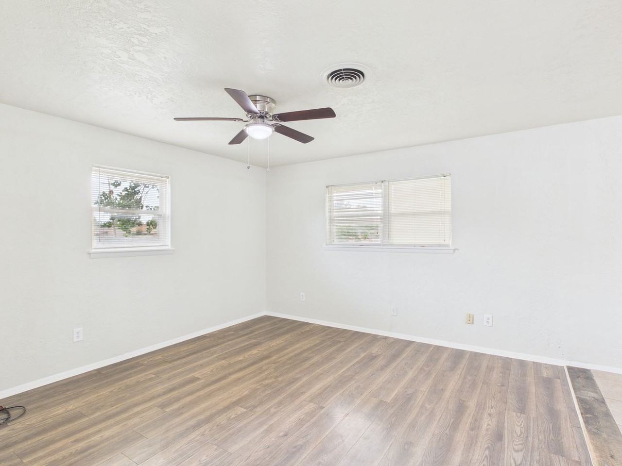 4523 Se Avalon Ave - Photo 4 of 18