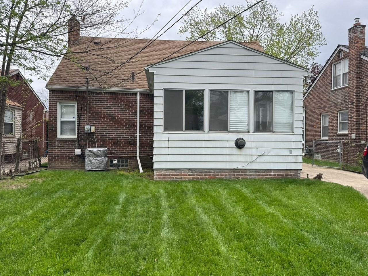 11347 Virgil - Photo 4 of 18