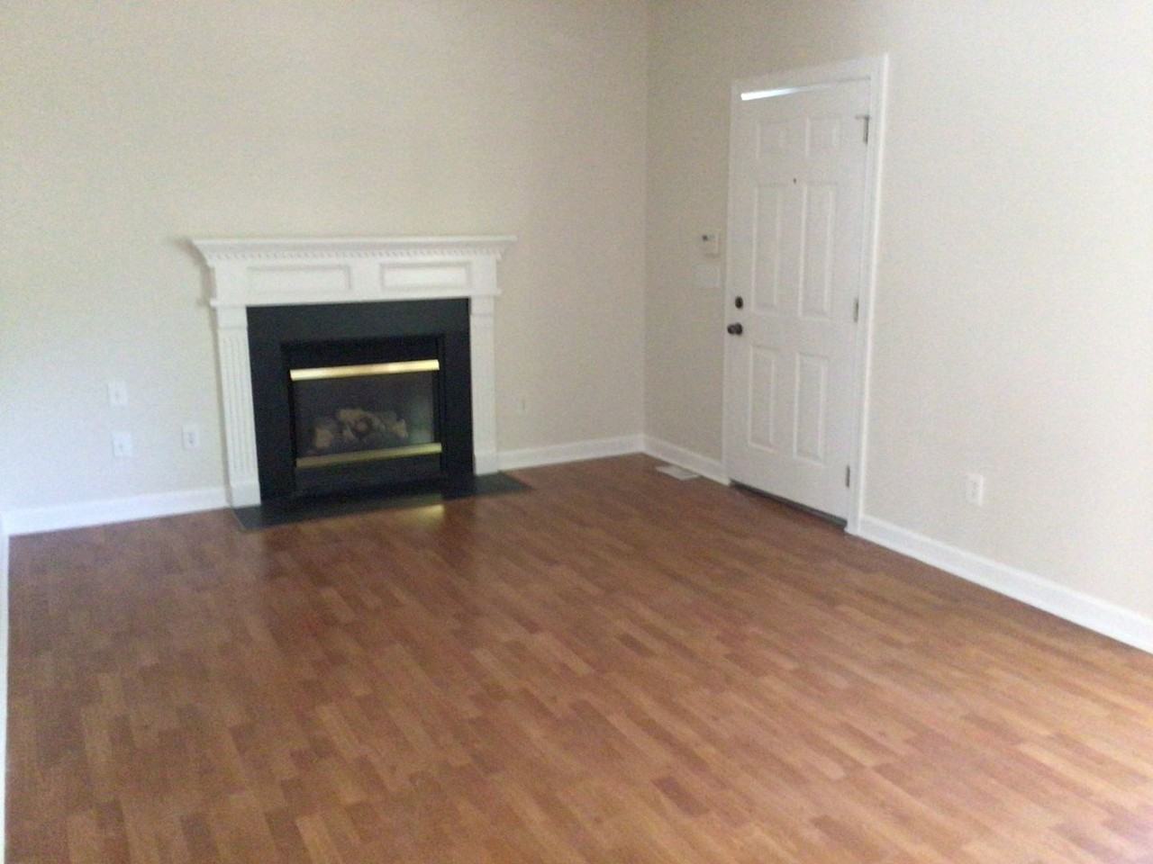 504 E Maple Ave - Photo 2 of 11