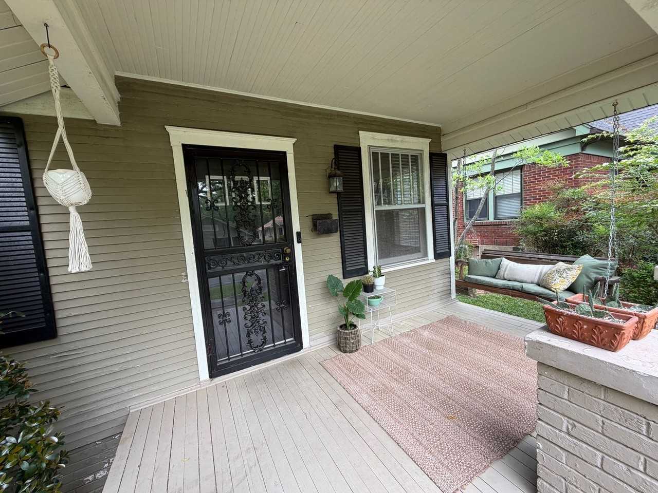 5110 Lee Ave - Photo 2 of 16