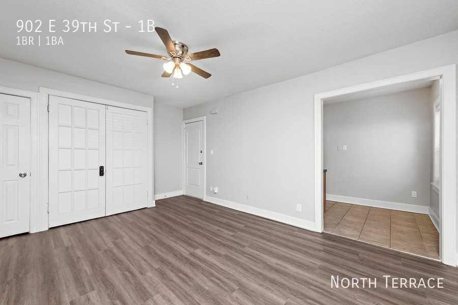 902 E 39th - Photo 4 of 12