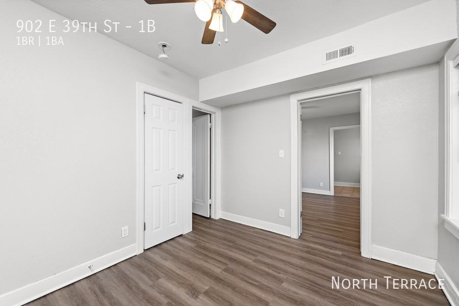902 E 39th - Photo 7 of 12