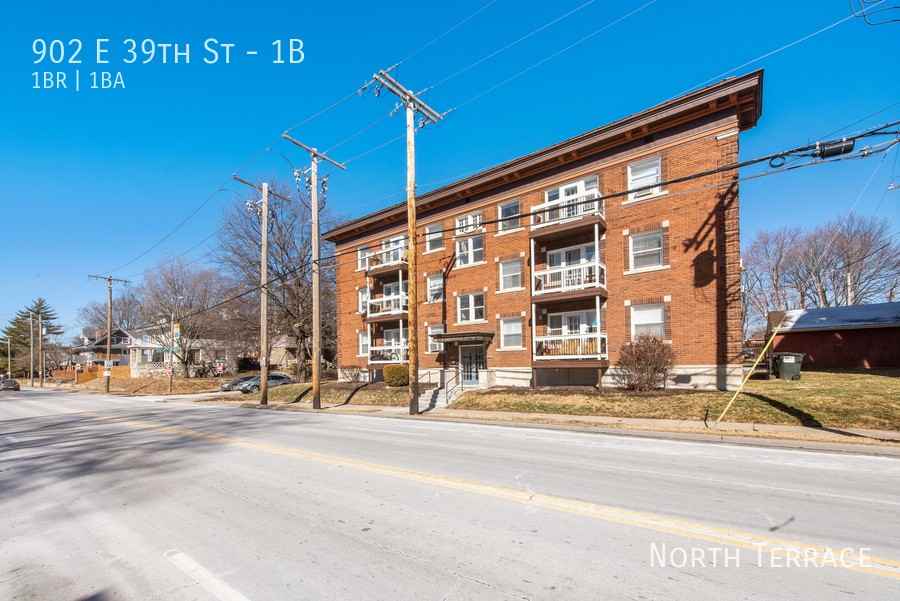 902 E 39th - Photo 3 of 4