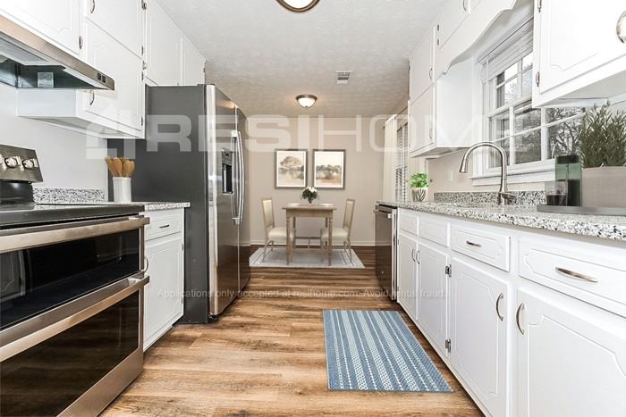 245 Helen Ln - Photo 3 of 17