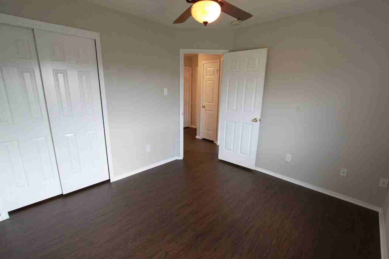 220 Madison Ln - Photo 2 of 34
