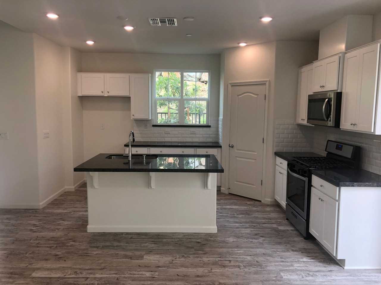 3249 Sunny Gate Ln - Photo 2 of 34