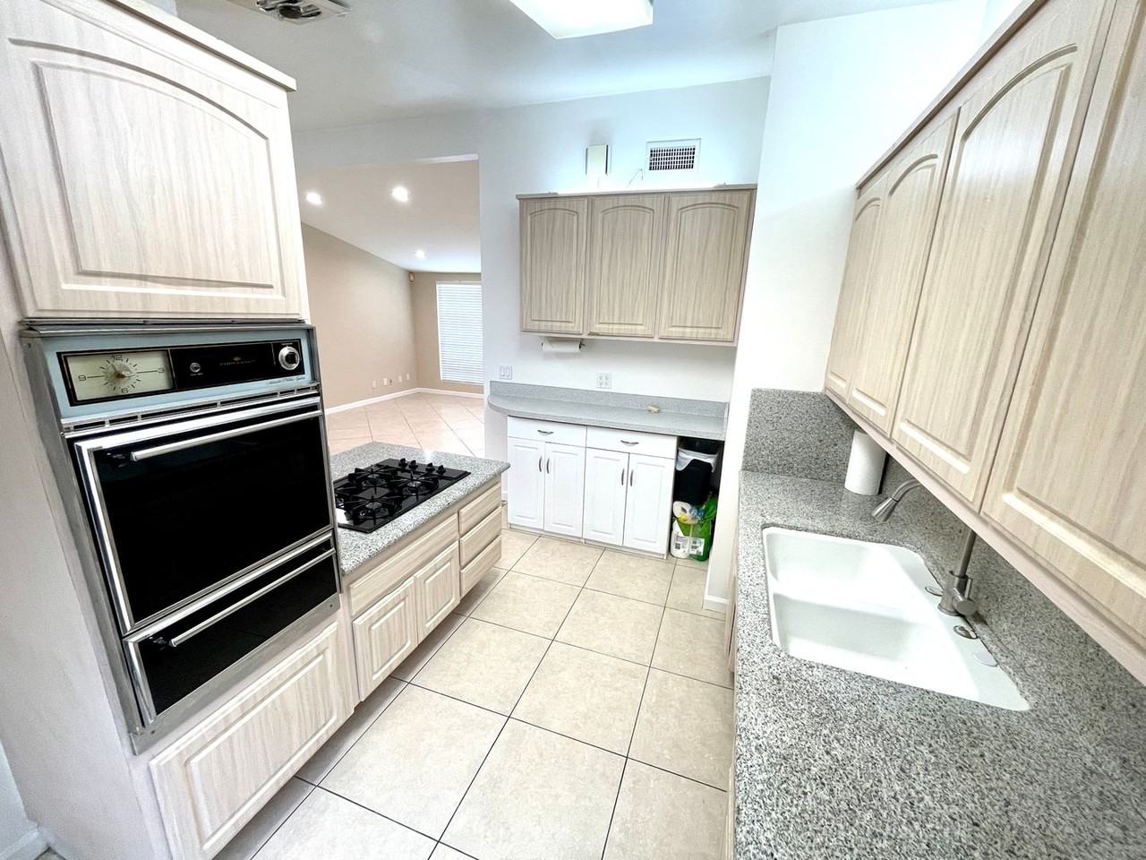 17330 Firma Ct - Photo 4 of 16