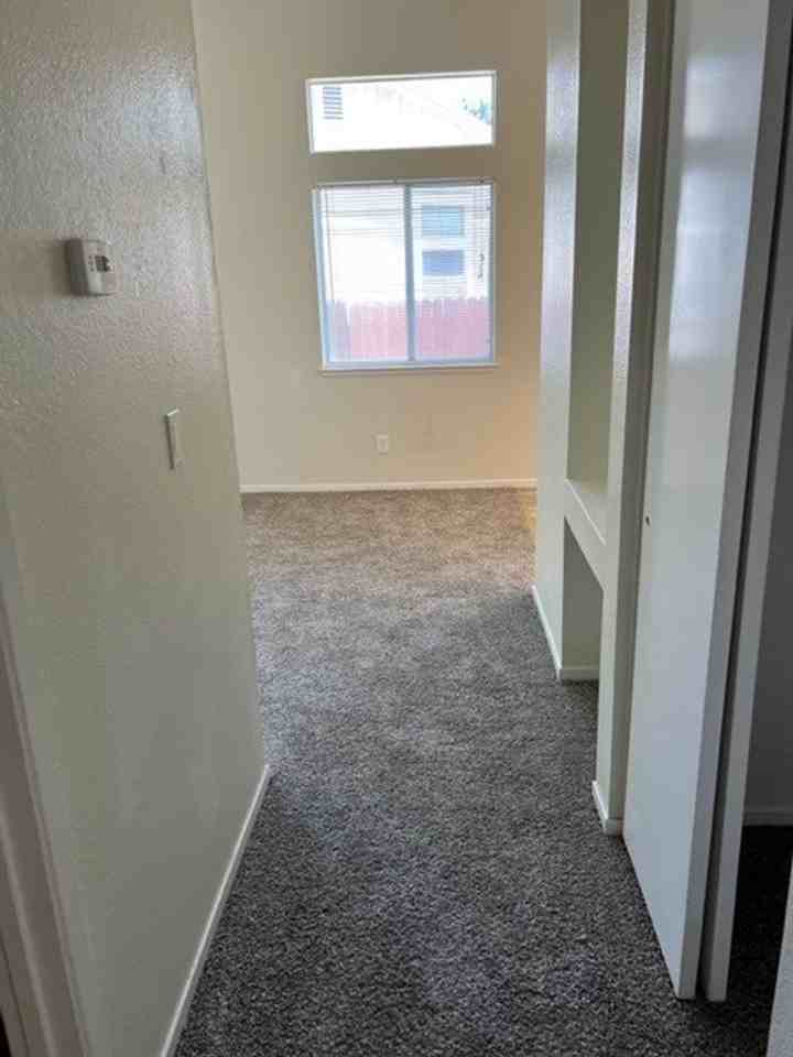 7635 Devonshire Ln - Photo 4 of 11