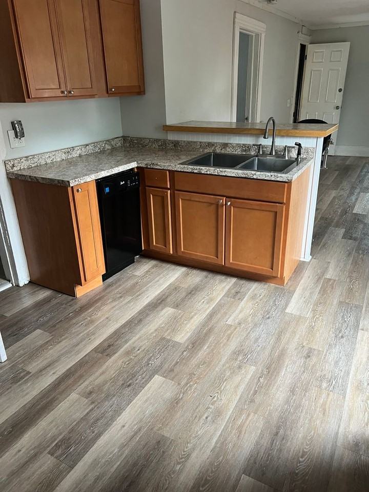 1058 Clinton Ave S - Photo 3 of 10