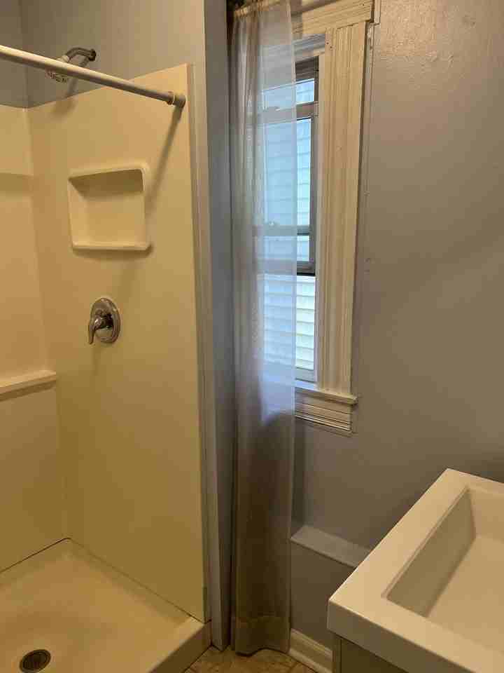 1058 Clinton Ave S - Photo 5 of 10