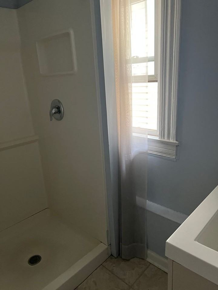 1058 Clinton Ave S - Photo 6 of 10