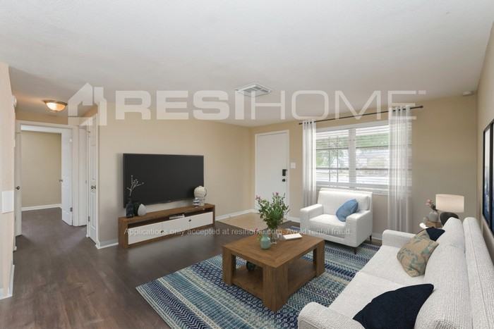 3539 Oxford Dr - Photo 5 of 15