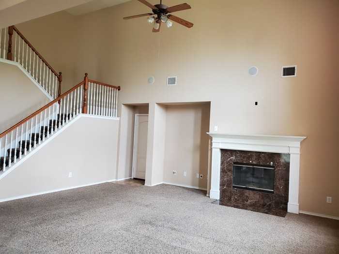 627 Magnolia Ln - Photo 2 of 15
