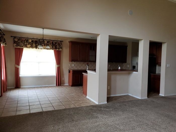627 Magnolia Ln - Photo 4 of 15
