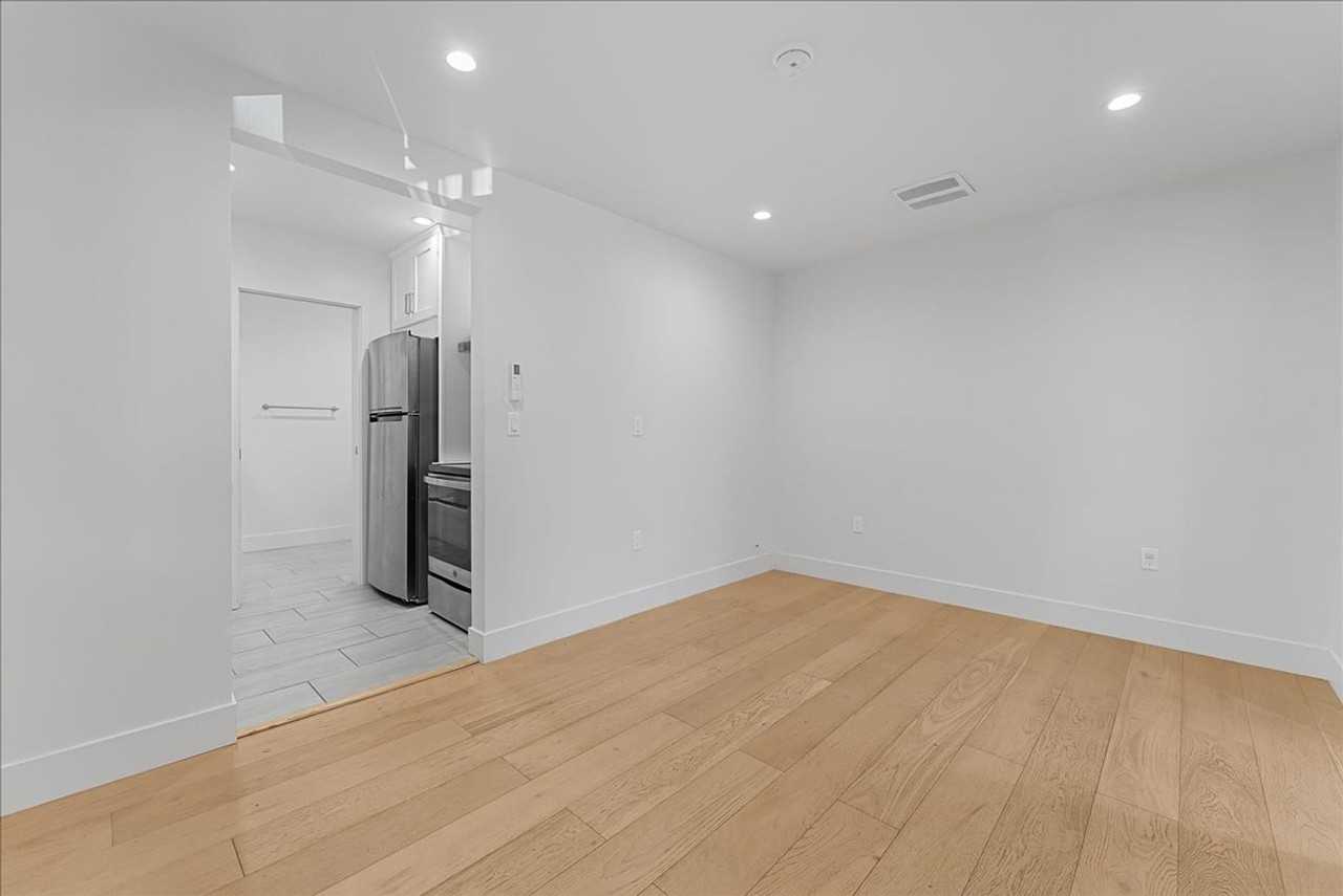 2736 Pomeroy Ave - Photo 2 of 12