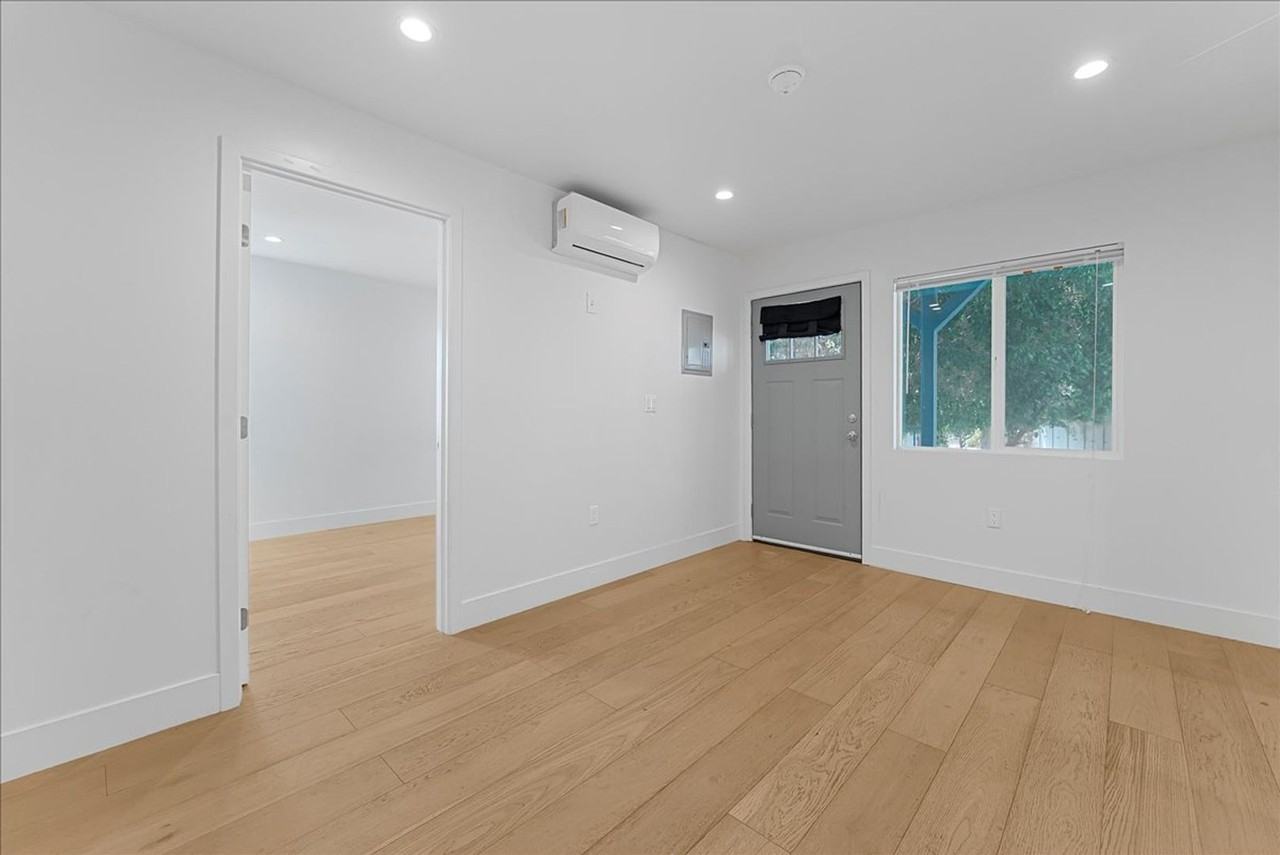 2736 Pomeroy Ave - Photo 3 of 12