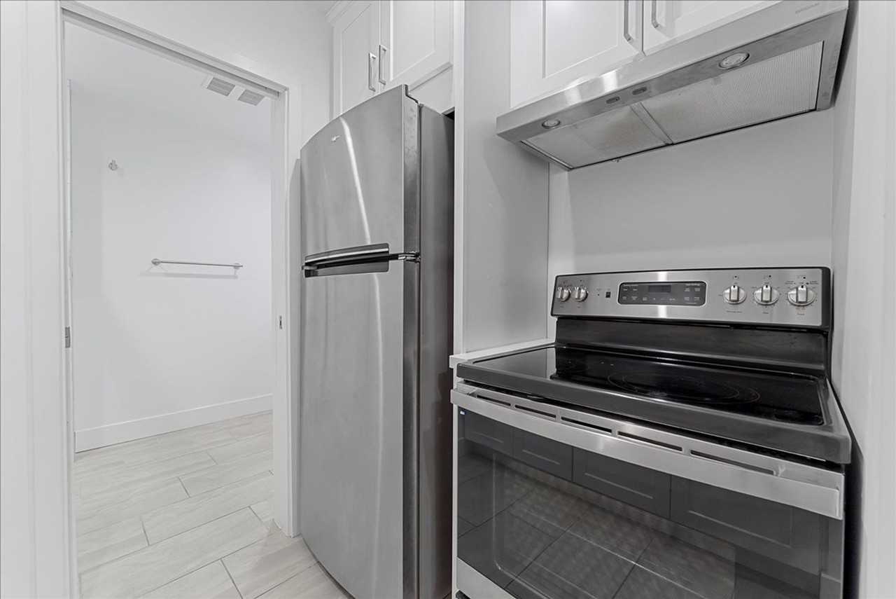 2736 Pomeroy Ave - Photo 6 of 12