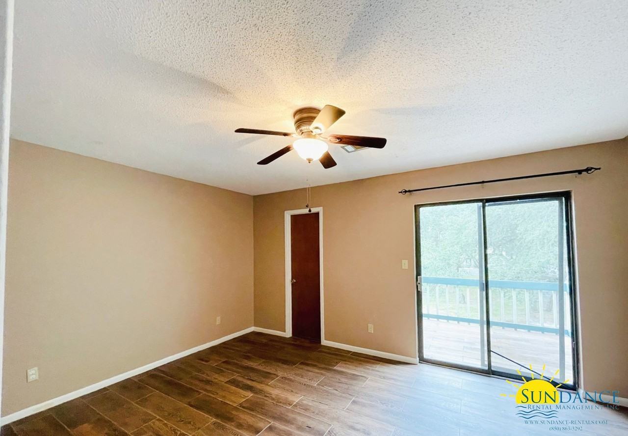 696 Tyner St - Photo 5 of 12