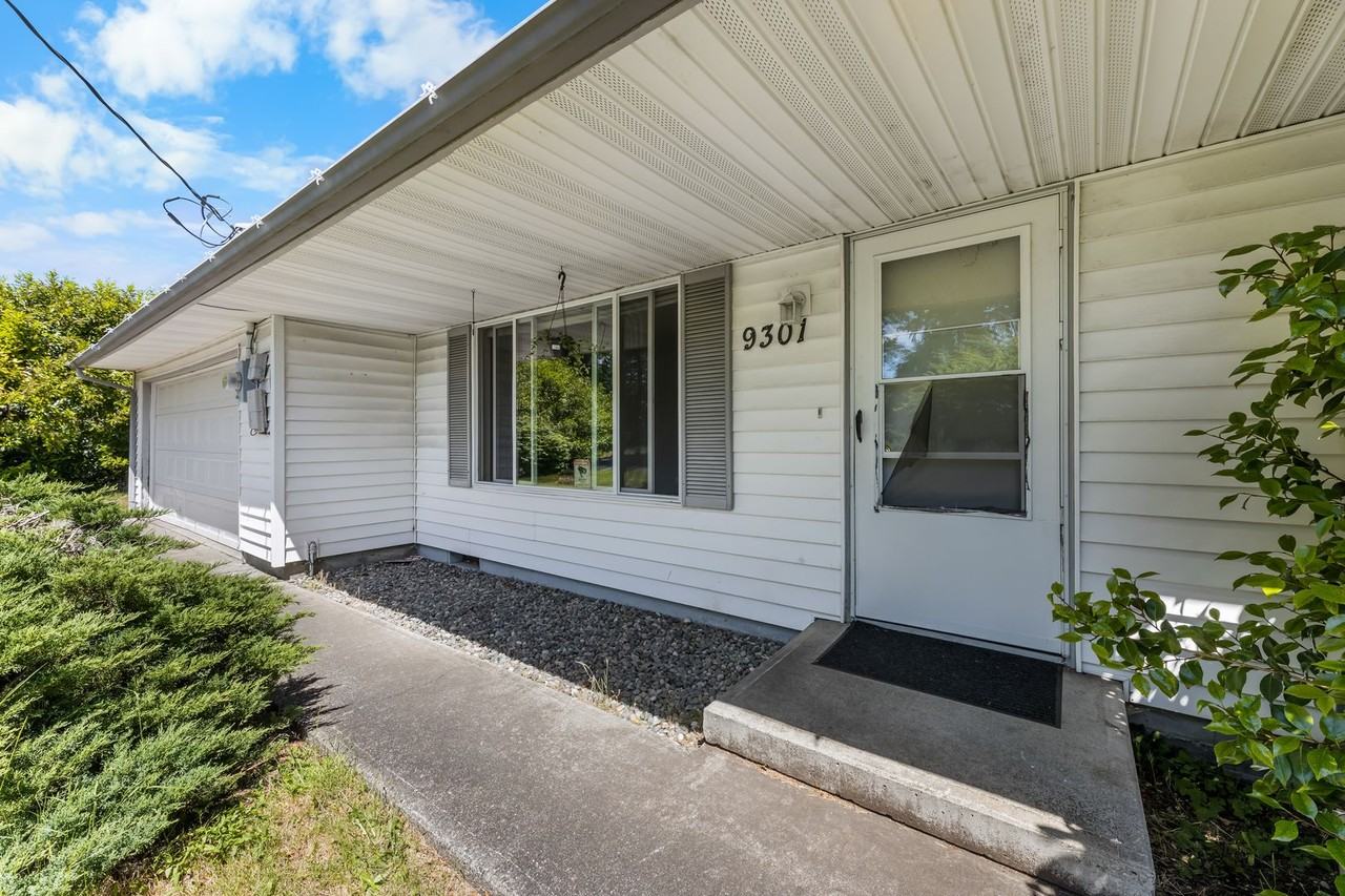 9301 Elwood Dr Sw - Photo 2 of 15