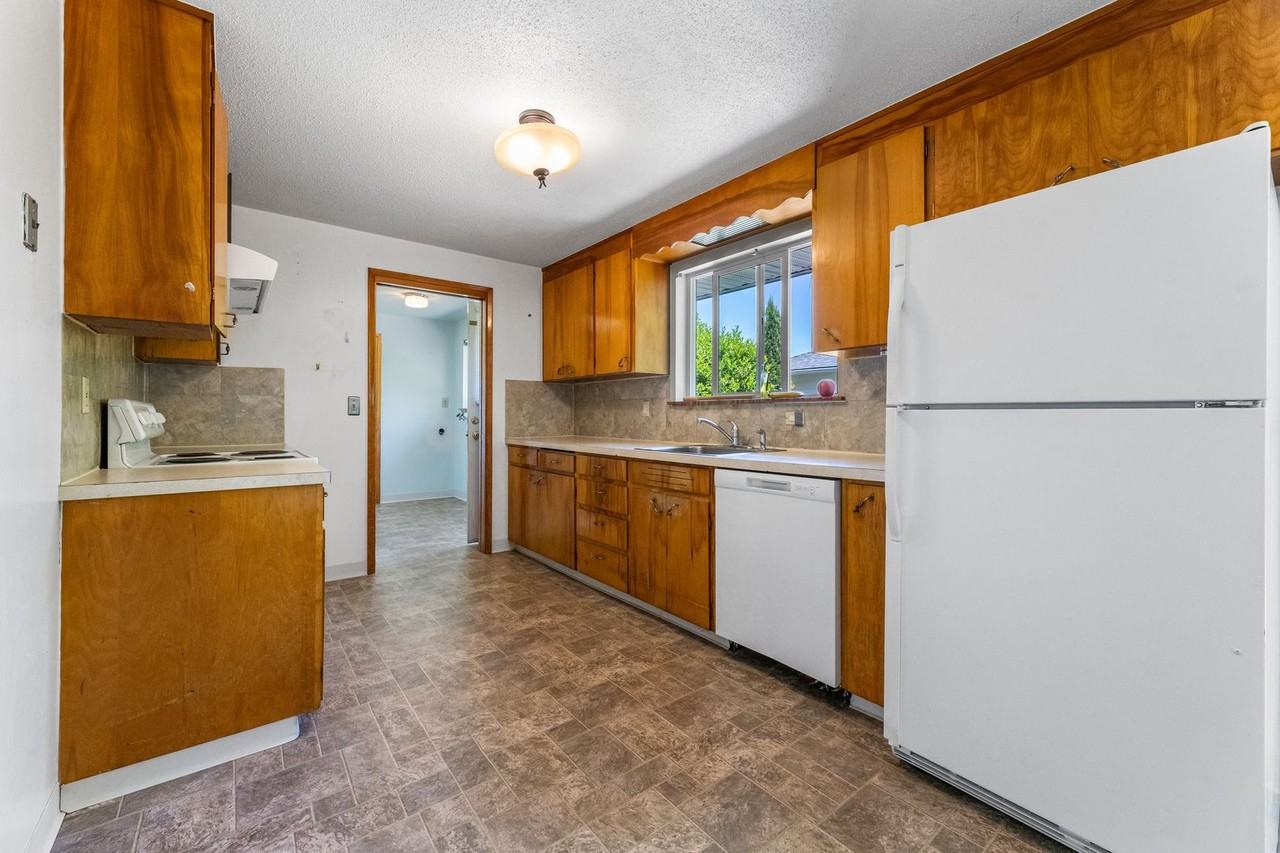 9301 Elwood Dr Sw - Photo 6 of 15