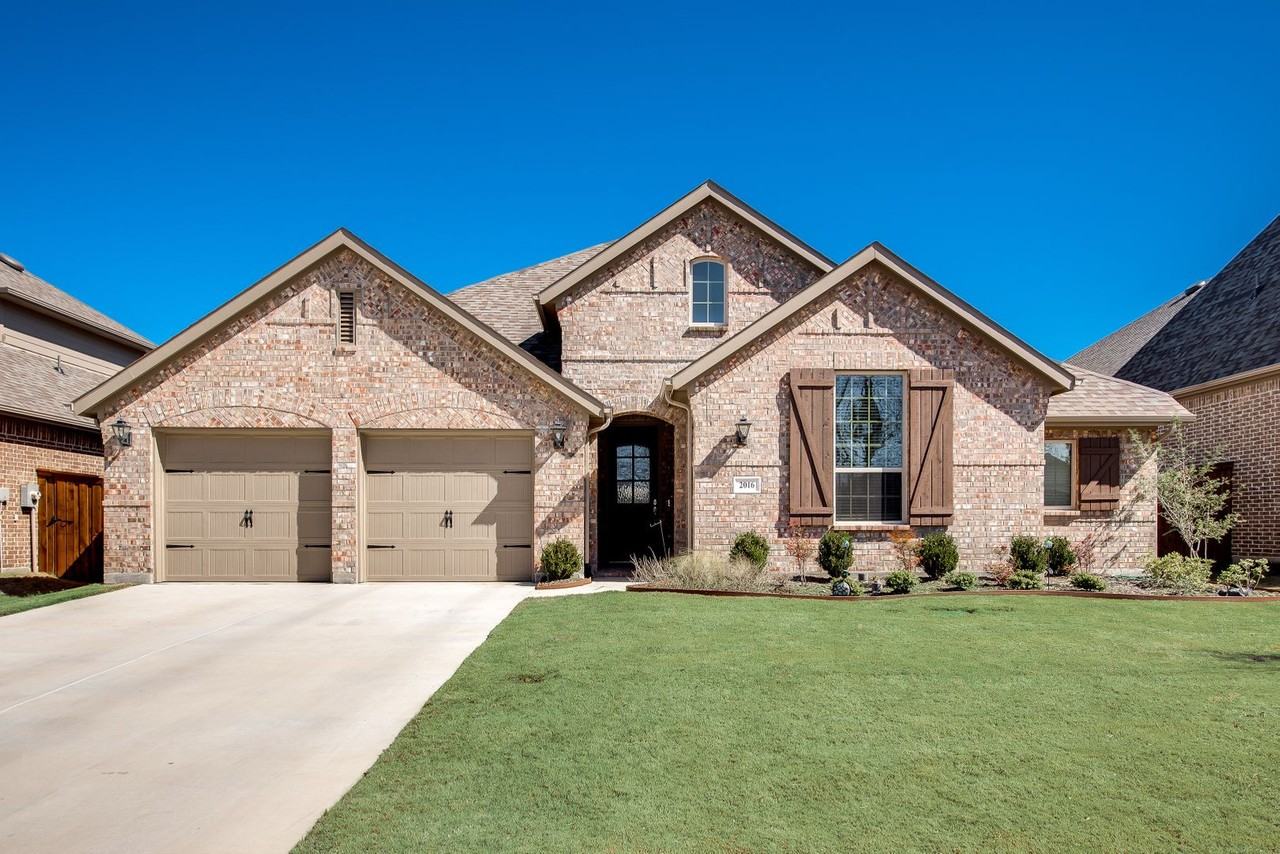 2016 Eagle Blvd - Photo 2 of 35