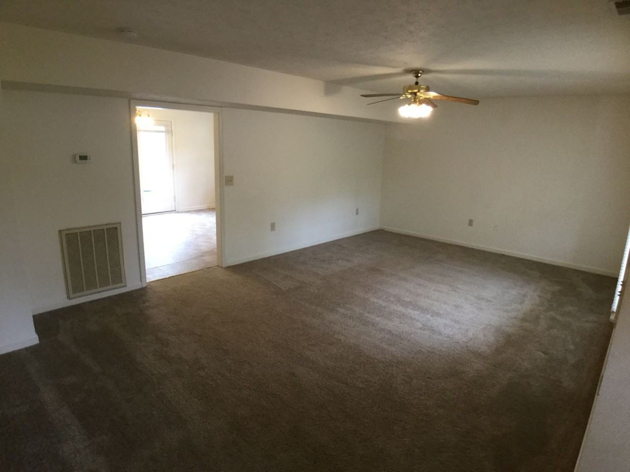 570 Kamran Dr - Photo 5 of 9