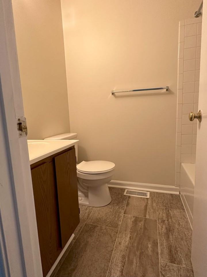 220 Kimberly Way - Photo 4 of 7