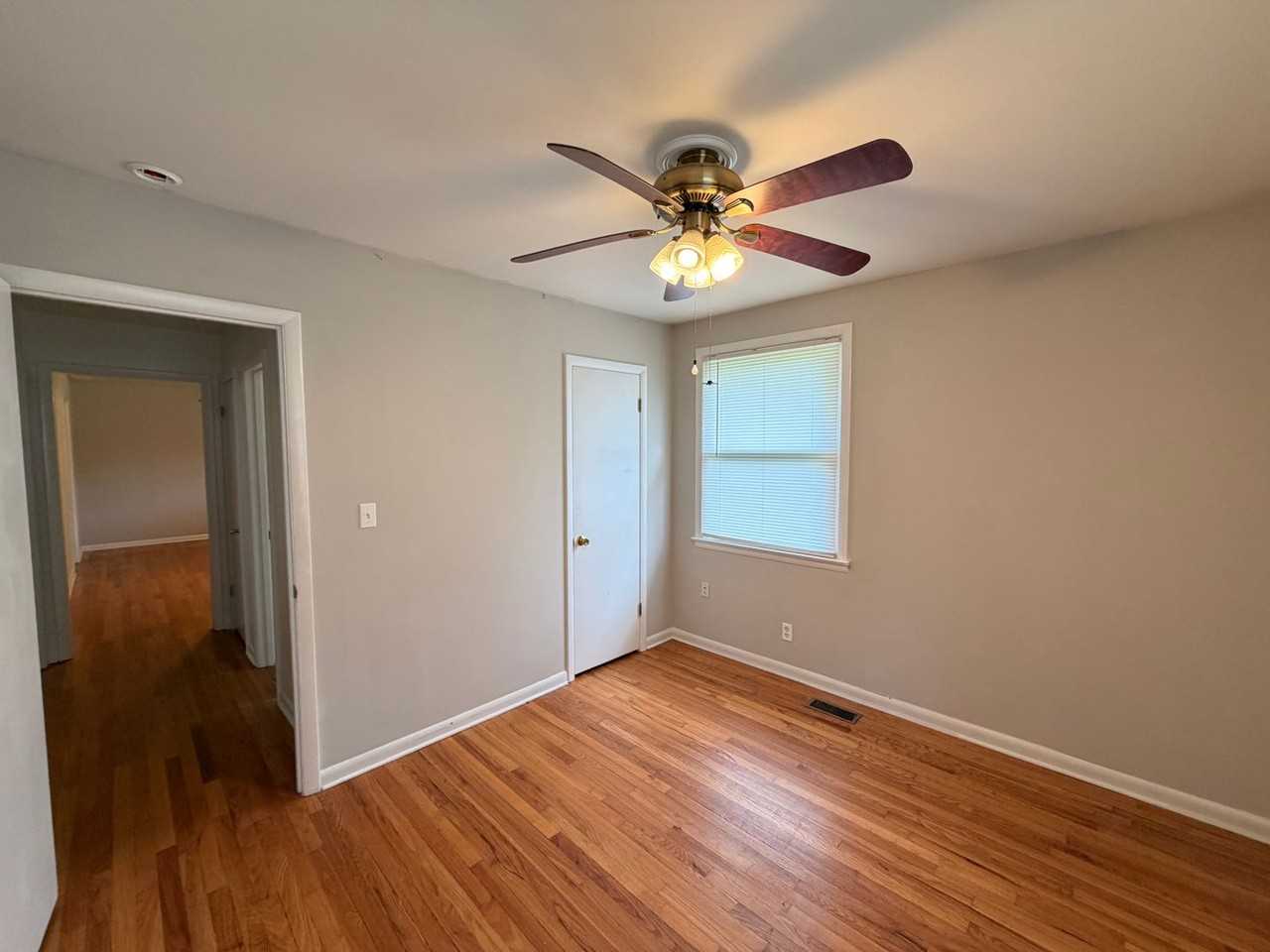 1911 Wren St - Photo 5 of 16