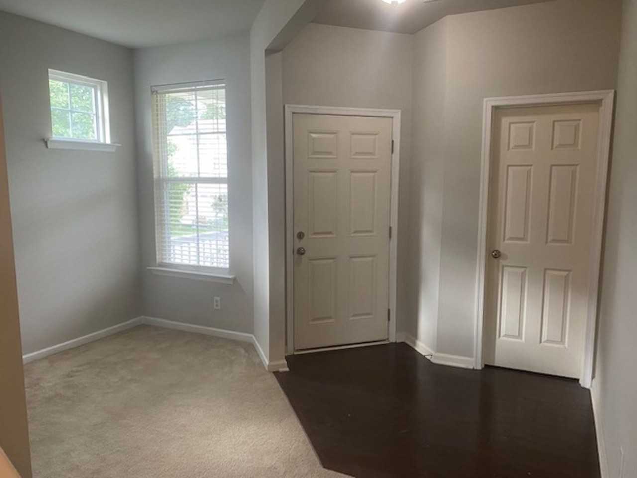203 Linfoot Ct - Photo 3 of 38