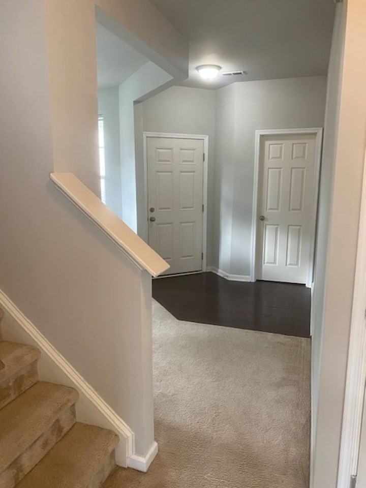 203 Linfoot Ct - Photo 4 of 38